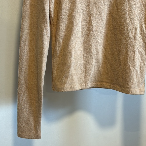 Zara soft knit top. - Picture 3 of 6